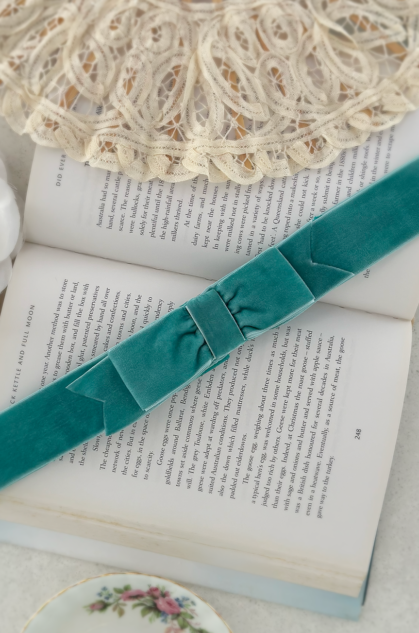 D'Amour Elysian Velvet Bow Belt - Kitten D'Amour