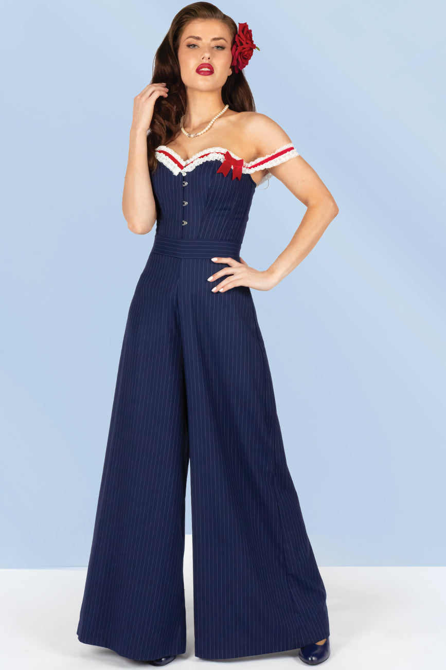 裤子、牛仔布和连身裤