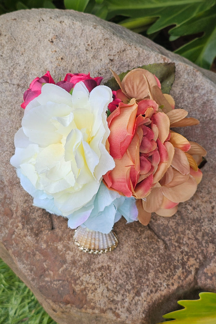 Tiki Island Follies Hair Clip