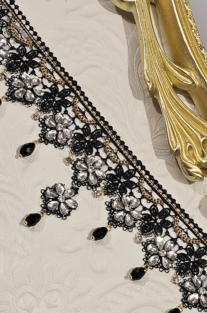Venetian Follies Lace Choker And Earring Set