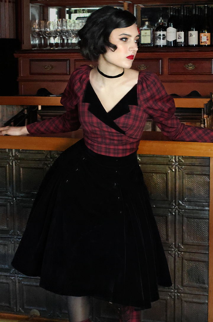 Rouge Noir Lapel Top